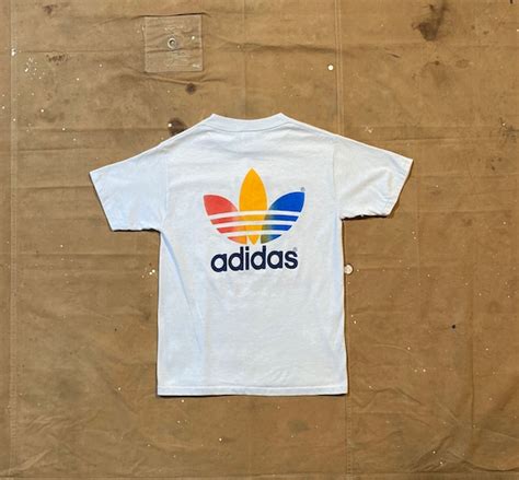 adidas regenboog tshirt